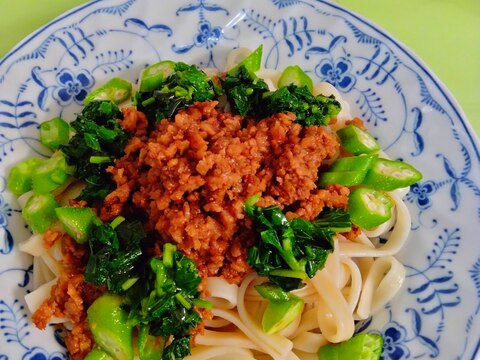 丸オクラと大豆ミートの汁無し坦々うどん